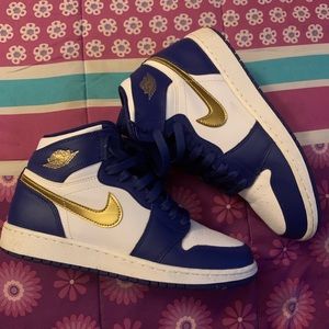 Jordan 1 Retro High Gold Medal (GS)
